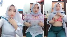 Perawat Hijab Cantik Pamer Uting HD Video