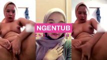 Tiktokers Jilbab Sange Colmek Pake Wortel HD Video